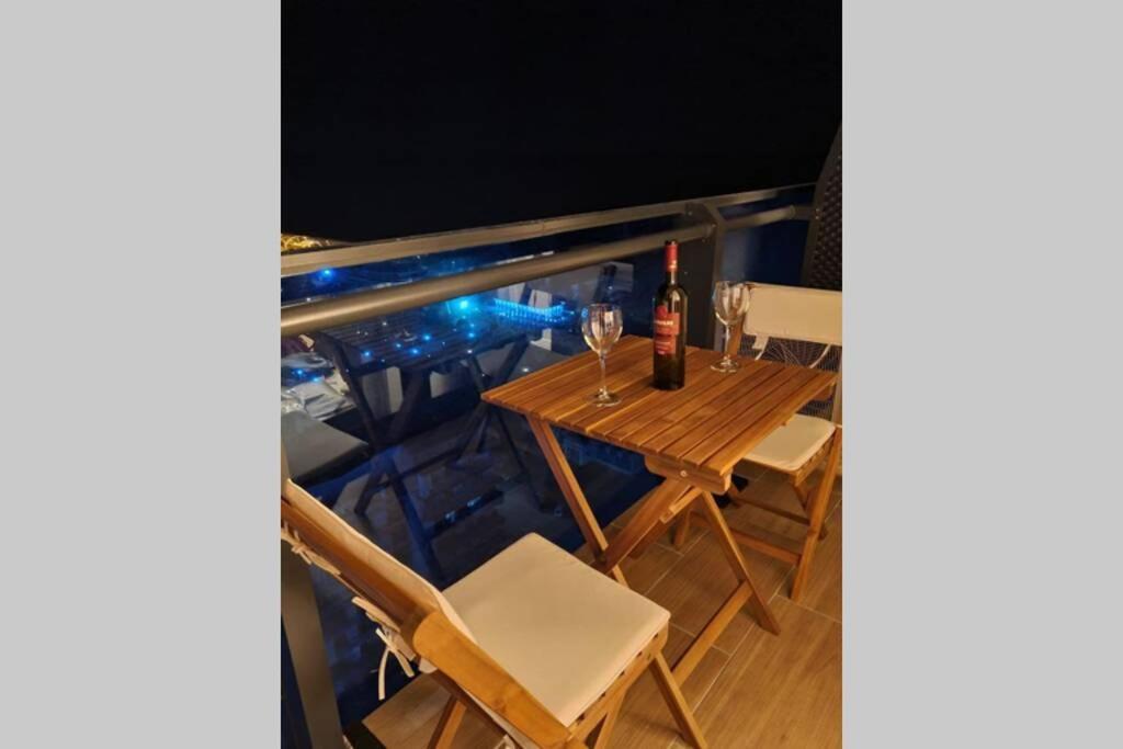 Luxury Aparthotel In Orbi City Sea View 巴统 外观 照片