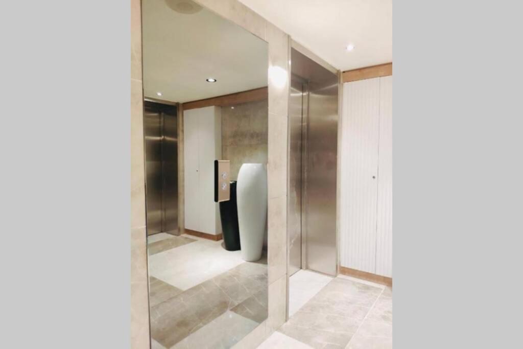 Luxury Aparthotel In Orbi City Sea View 巴统 外观 照片